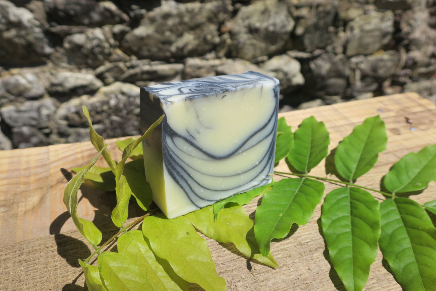 4 - Savon PRADO ~ Ylang Ylang, agrumes et huile d'abricot